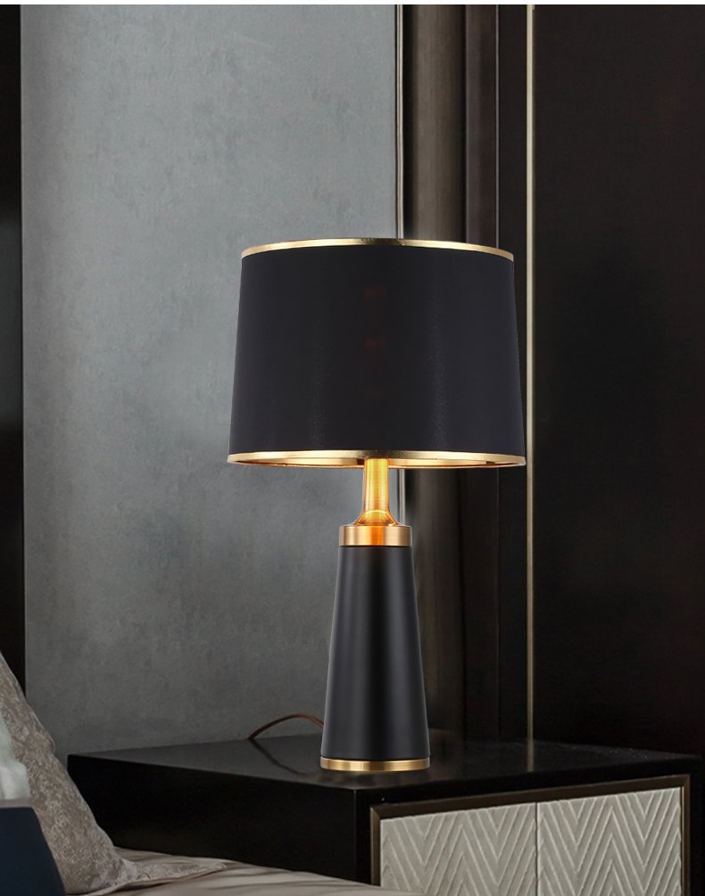 European-style black gold table lamp Luxury Creative Romantic decorative table lamp Bedroom Bedside Study Home loft table lamp