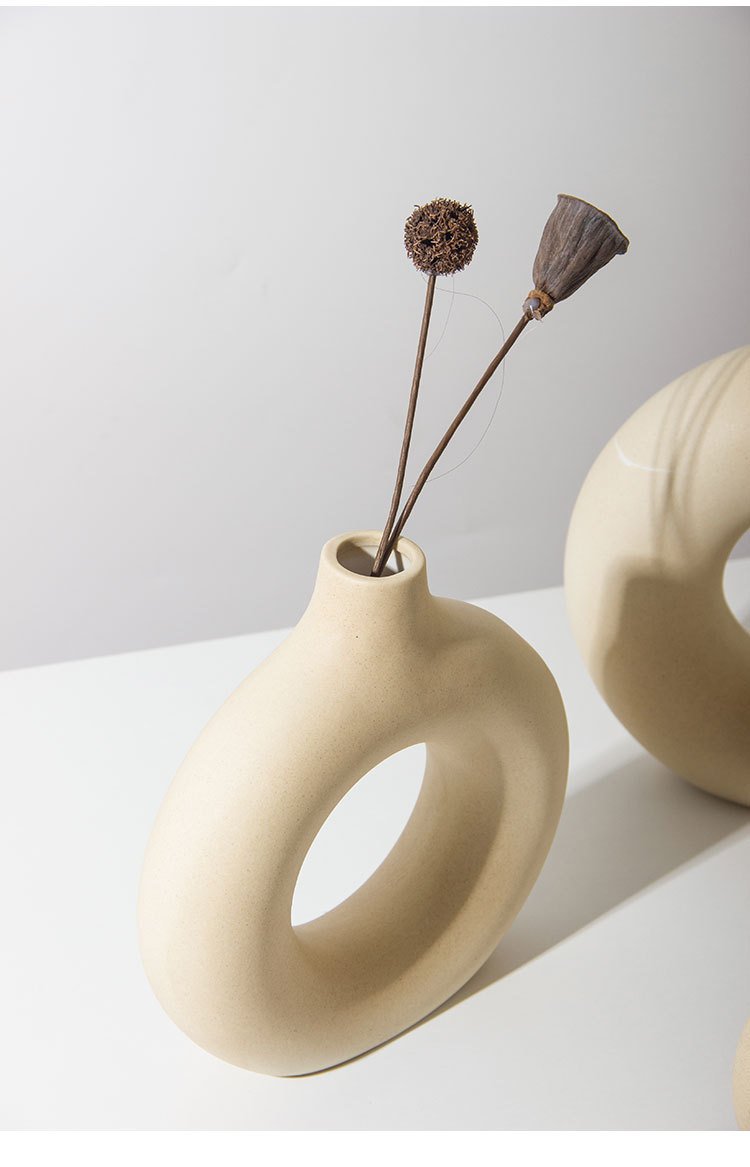 Nordic Circular Hollow Ceramic Vase Donuts Flower Pot Home Decoration Accessories Office Desktop Living Room Interior Decor Gift