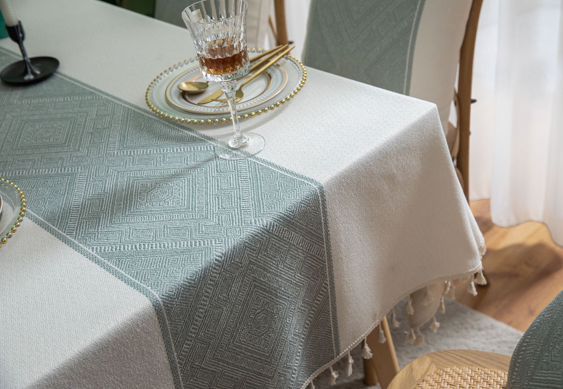 Cotton Geometric Jacquard Tablecloth Disgrazia